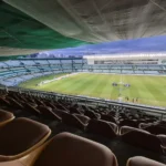 Partida de futebol entre Coritiba e Atlético-MG no Couto Pereira