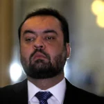 Palácio Guanabara, Rio de Janeiro, sede do governo, simbolizando o bloqueio de 730 milhões de reais em verbas para obras municipais.