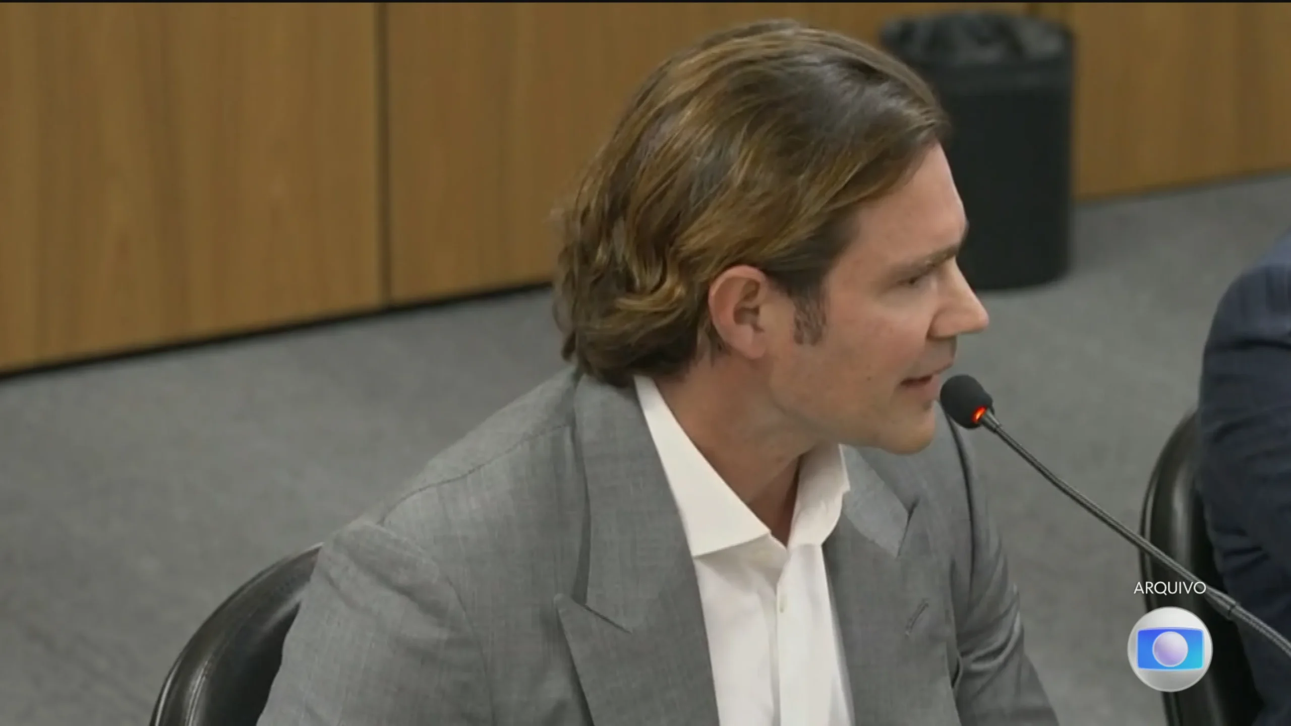 Negociação da delação de Daniel Vorcaro, acordo judicial, devolução de dinheiro, atos de ofício.