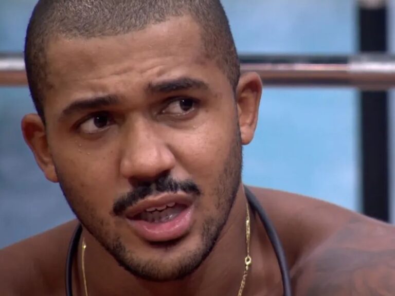 Matheus Moreira, ex-BBB26, denúncia de homofobia, equipe jurídica, notificação formal