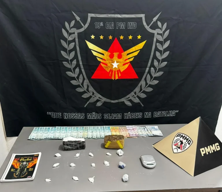 Materiais ilícitos apreendidos: drogas, balança e dinheiro em São João do Manteninha