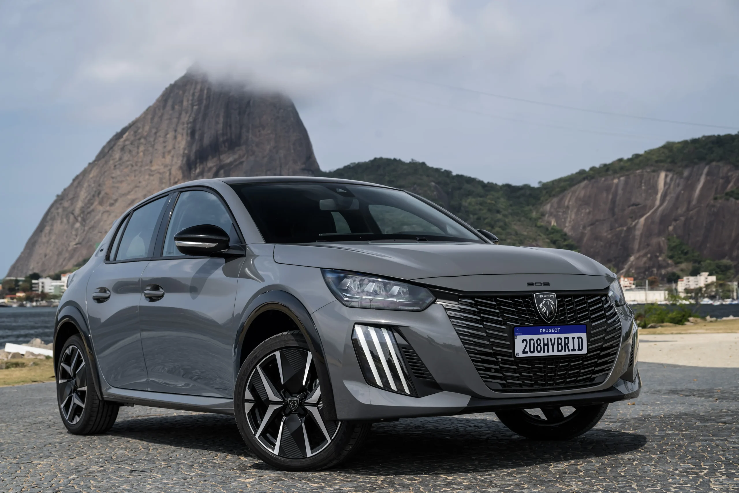 Carros híbridos Peugeot, Citroën, Fiat, Alfa Romeo e Jeep em recall