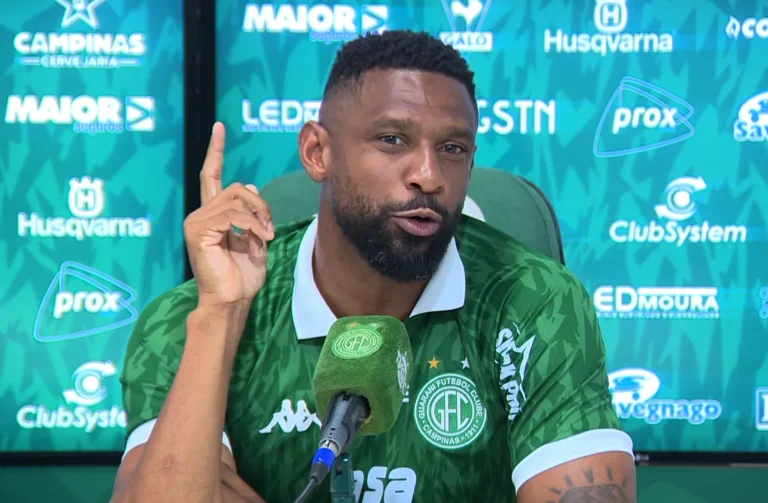 Zagueiro Rafael Donato do Guarani em ação