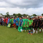 Campo de futebol em Óbidos com jogo da Copa do Interior, times da várzea e terra firme, torcida local
