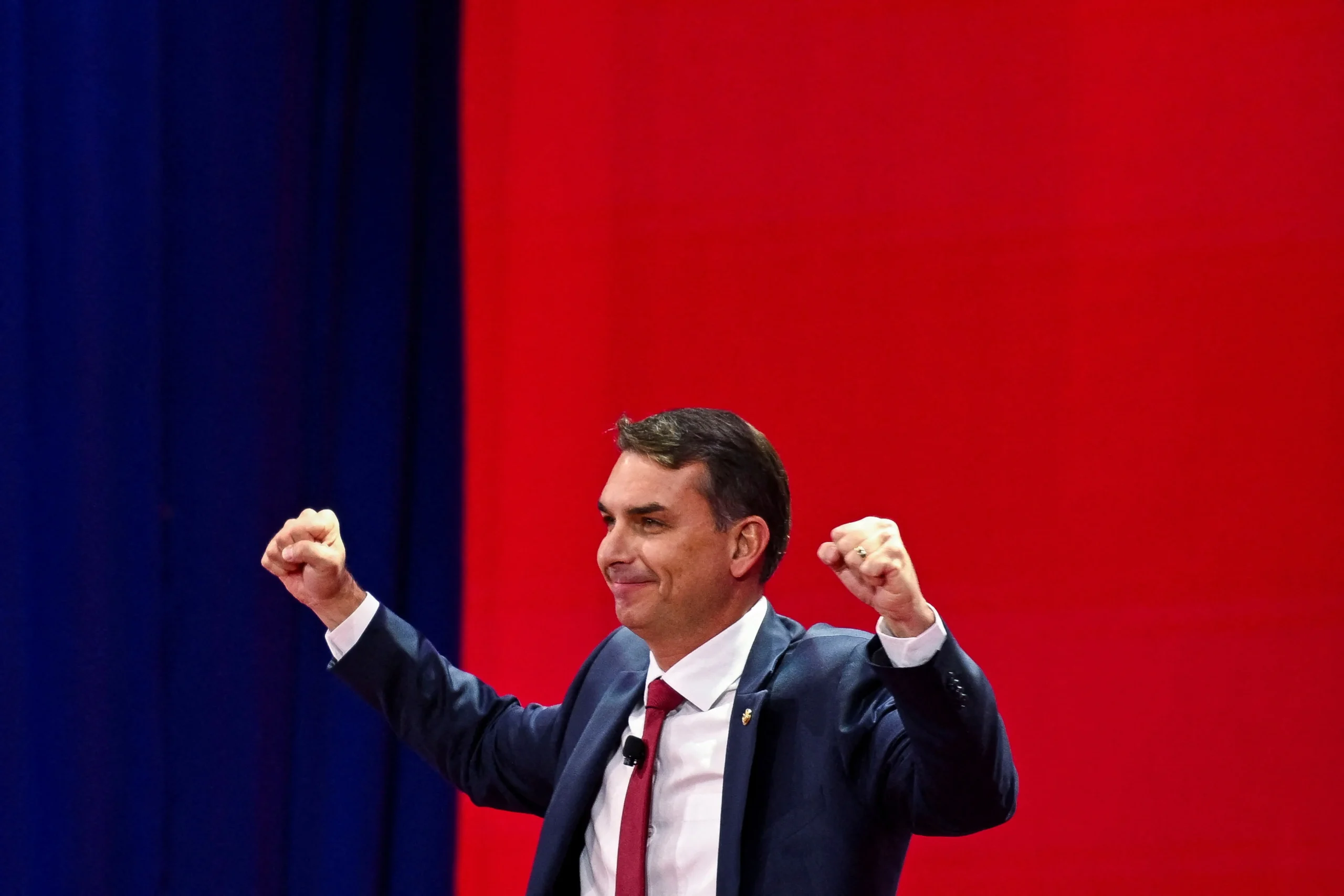 Flávio Bolsonaro Pix fake news desmentida