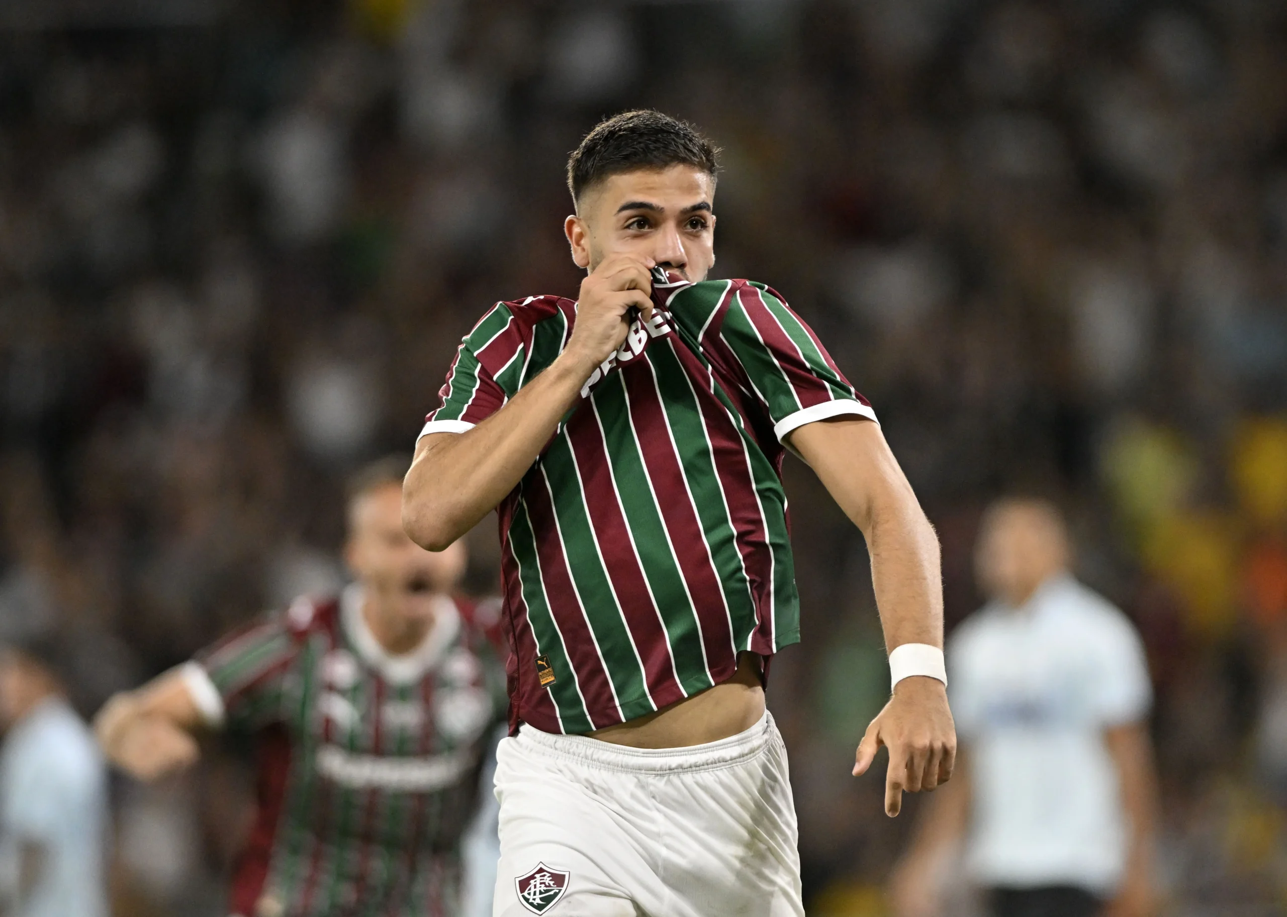 Nonato em campo pelo Fluminense após lesão, pronto para o retorno e reforçar o meio-campo.