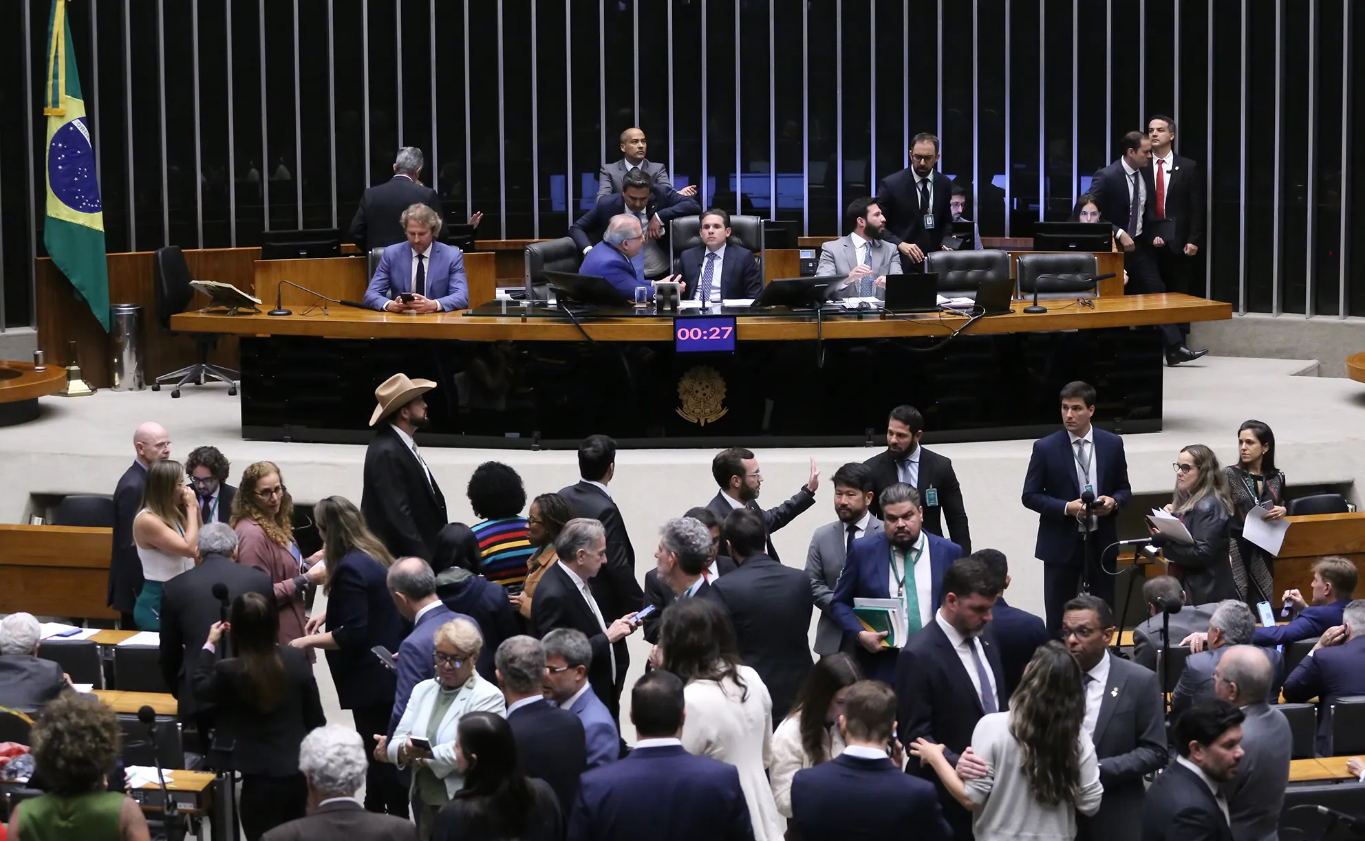 Deputados federais durante a janela partidária na Câmara dos Deputados