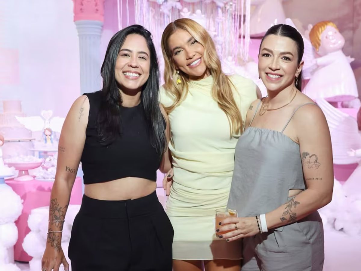 Virginia Fonseca, Monyque Isabella, Jessika Losi e Vini Jr. em Madri