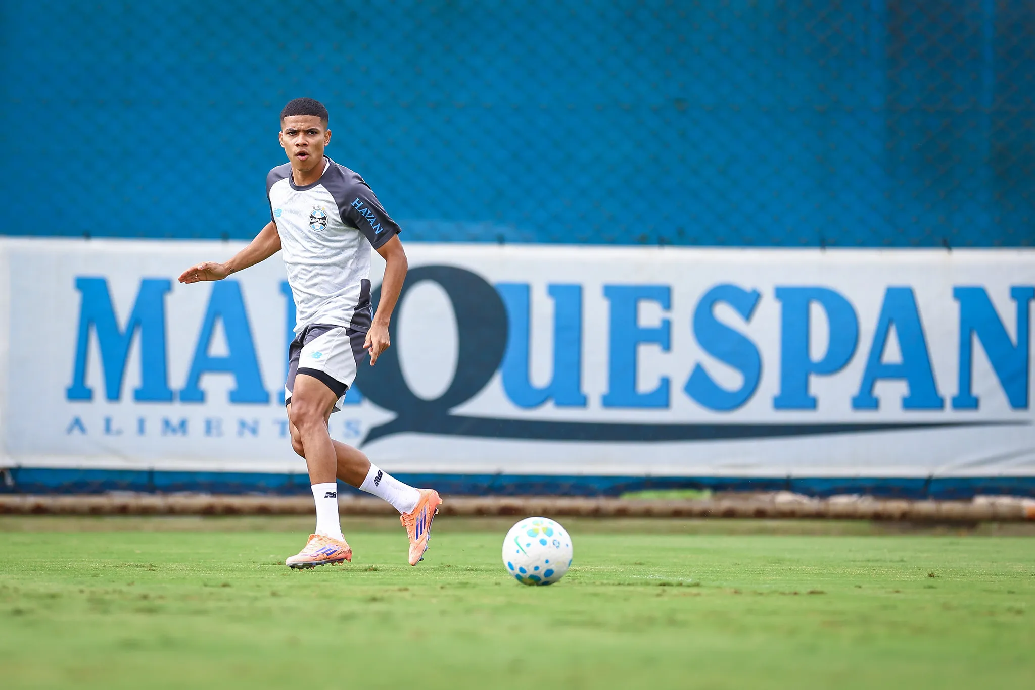 Enamorado Grêmio assistência drible campo futebol