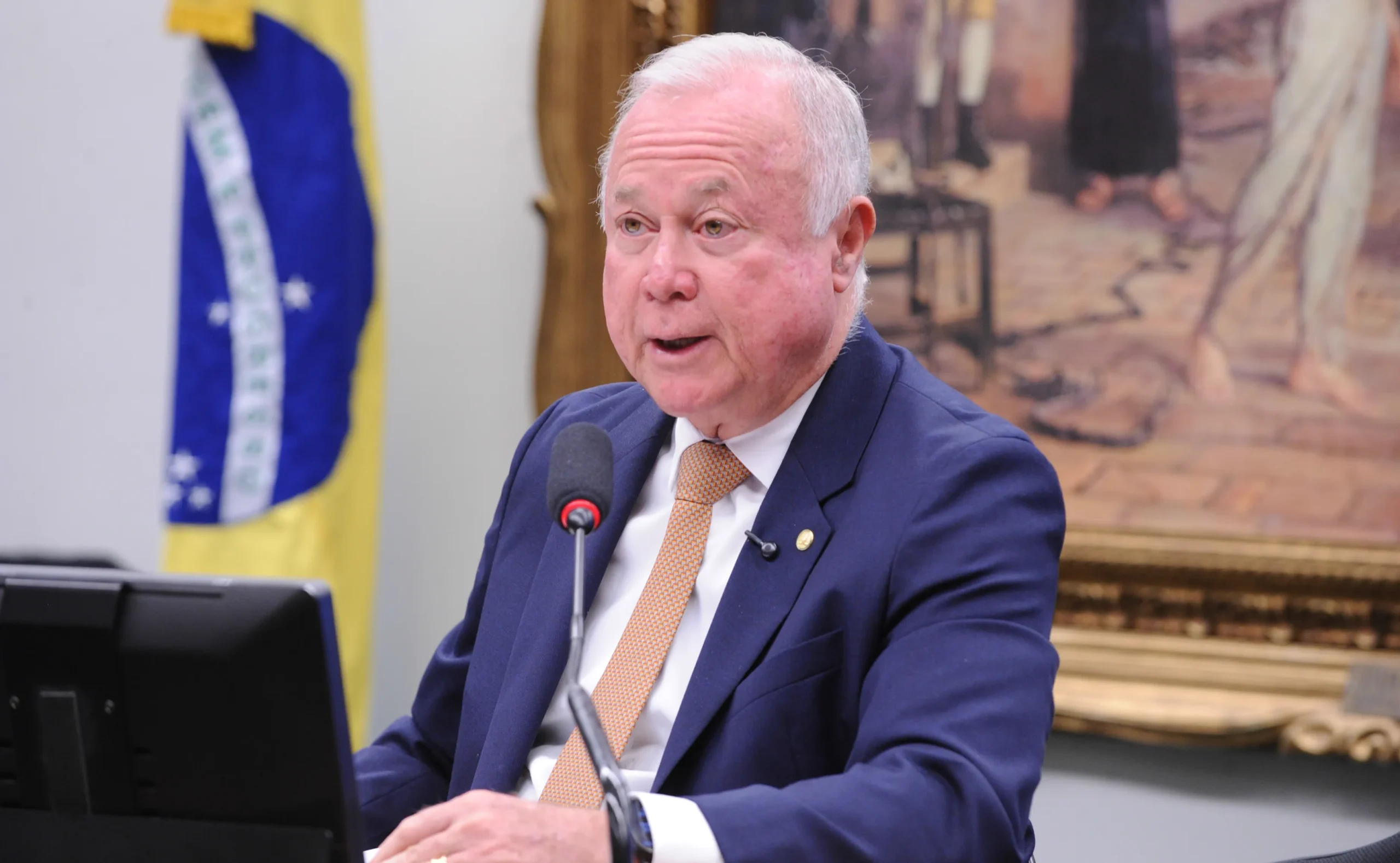 Deputados federais em sessão da CCJ votando sobre propostas da Escala 6x1