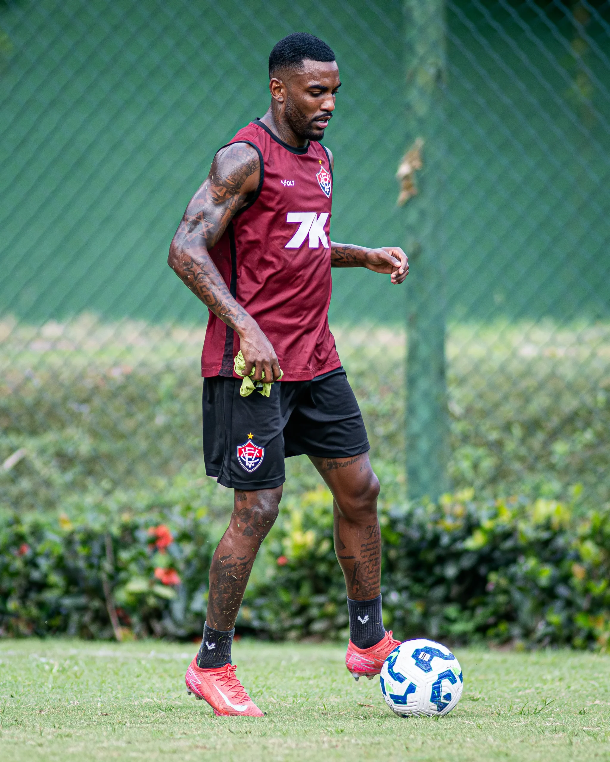 Time do Vitória em treino antes de jogo contra Athletico-PR