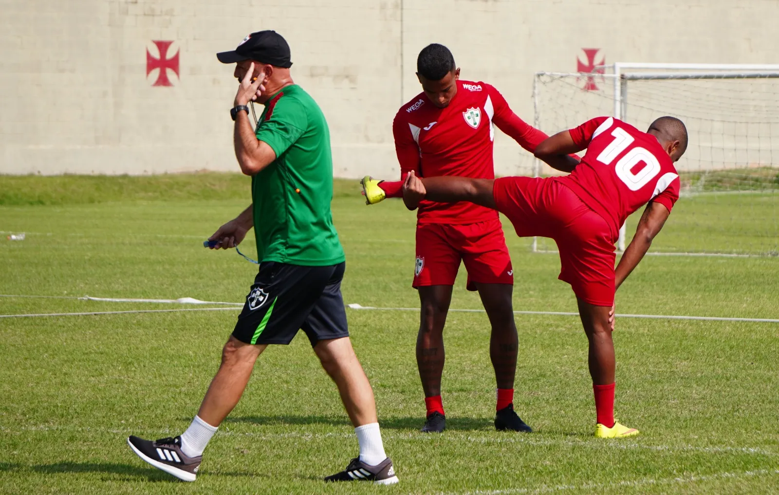Time da Portuguesa treinando para o jogo com o América-RJ, escalação definida.