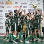 Time Escolinha Pelezinho futsal sub-14, vice-campeão nacional em comemoração