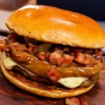 Copo com 'espaguete' de manga temperada, uma das novidades em comidas criativas em Sorocaba