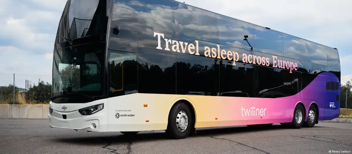 Ônibus-leito europeu, transporte noturno, Twiliner, camas reclináveis