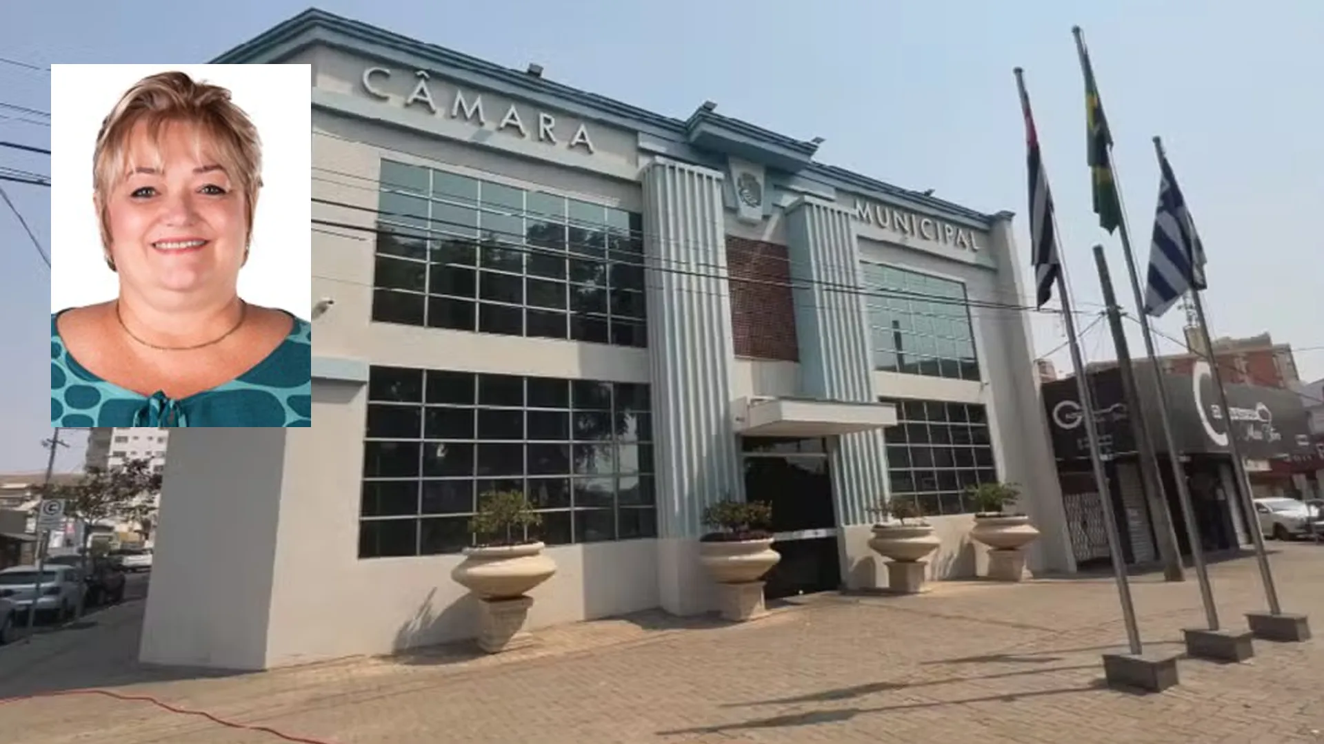 Gavel, documentos e dinheiro representando condenação judicial por pagamentos irregulares