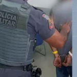 Falso mecânico sendo preso pela polícia em Mogi das Cruzes