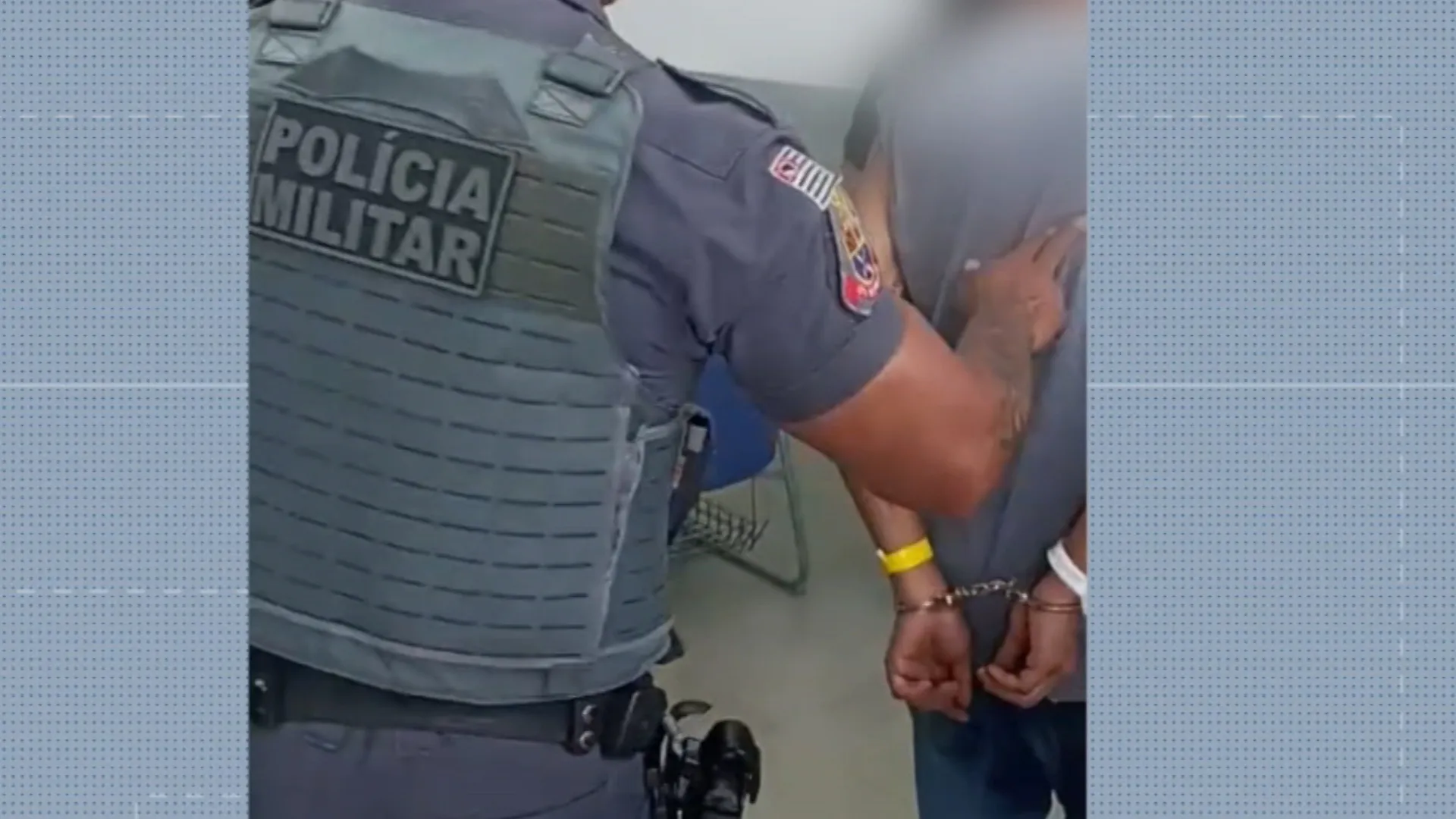 Falso mecânico sendo preso pela polícia em Mogi das Cruzes