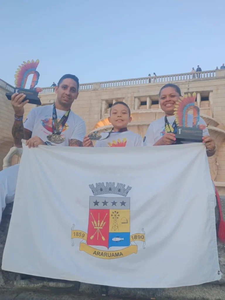 Família de capoeiristas de Araruama com medalhas de ouro europeias