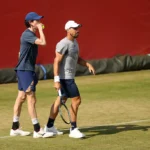 Fernando Romboli jogando tênis de duplas em Barcelona