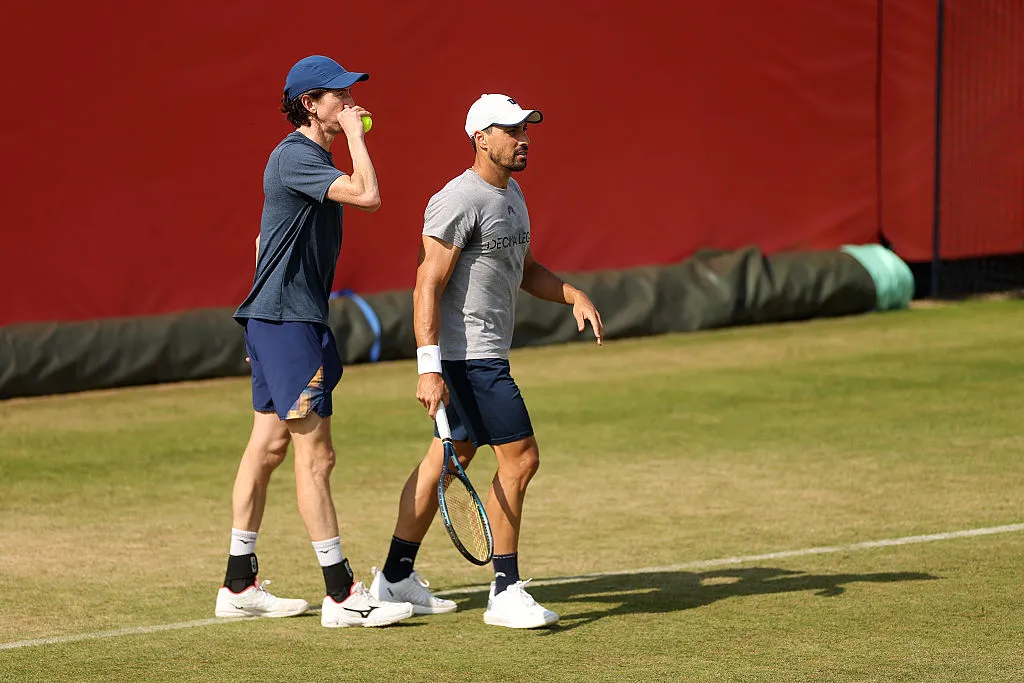 Fernando Romboli jogando tênis de duplas em Barcelona