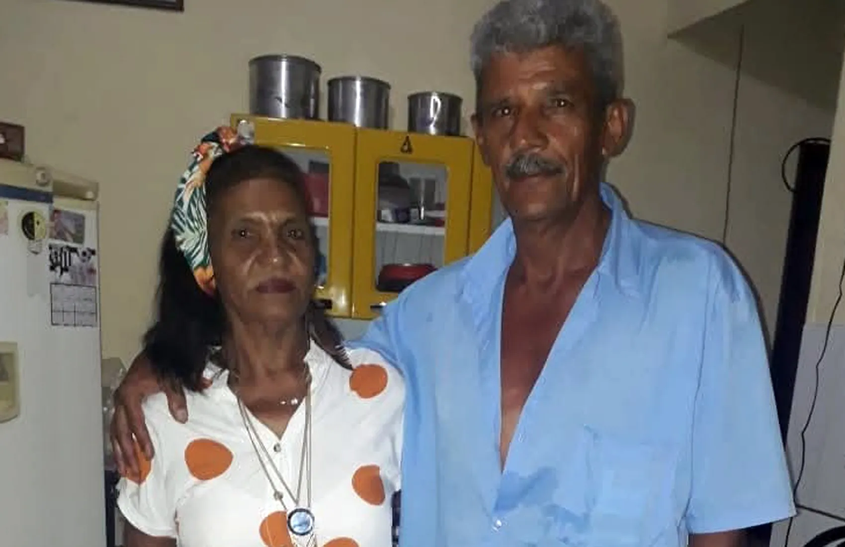 Sítio em Cajuru, SP, com atmosfera de crime, luzes da polícia