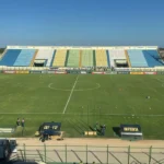 Partida de futebol entre Floresta e Santa Cruz, Série C, estádio Domingão.