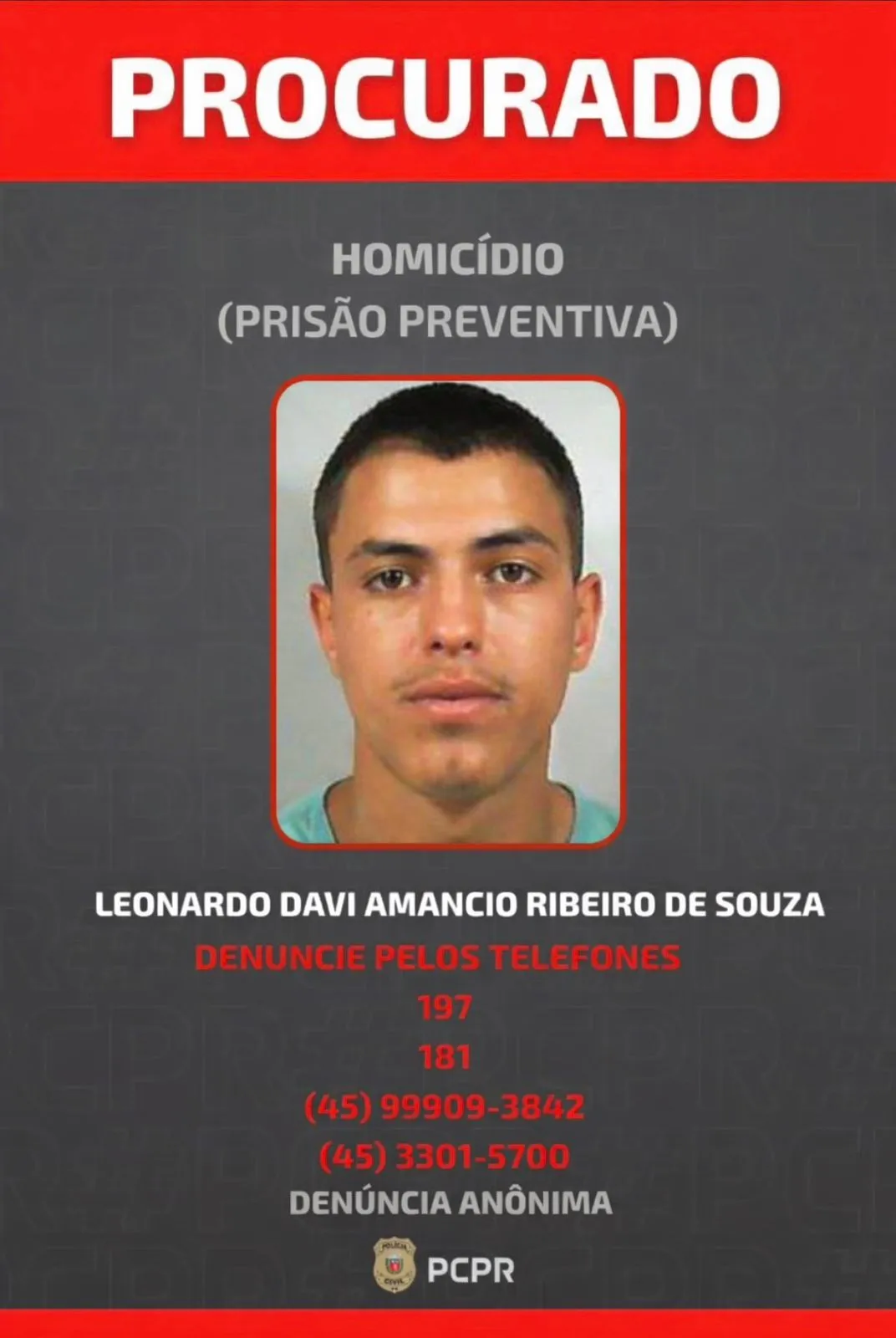 Policial prendendo suspeito de assassinato em bar de Cascavel