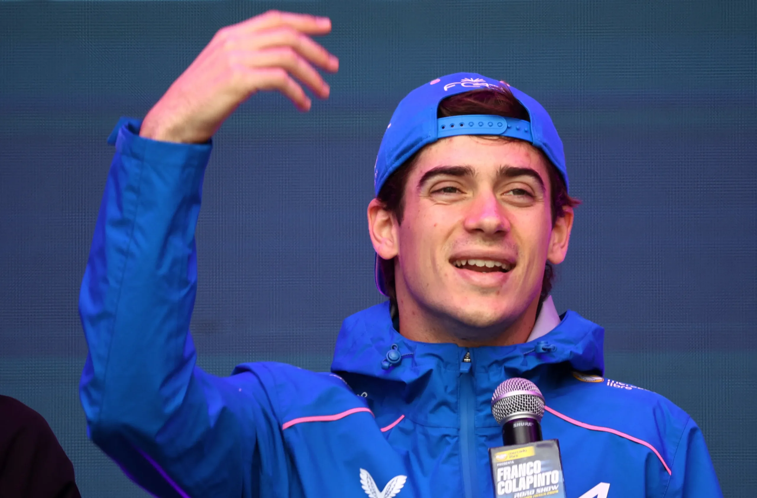 Franco Colapinto pilotando F1 em Buenos Aires para grande público