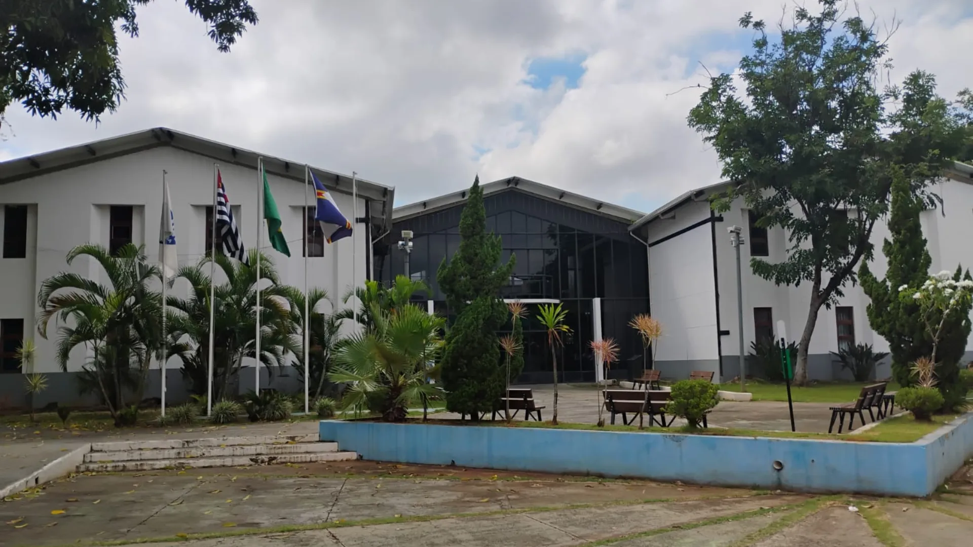 Funcionárias da limpeza Votorantim, pressão demissão, contrato limpeza escolar