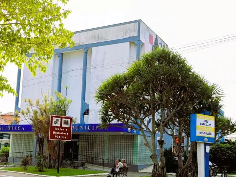 Palco do Teatro Municipal Joel Barcellos, edital de ocupação