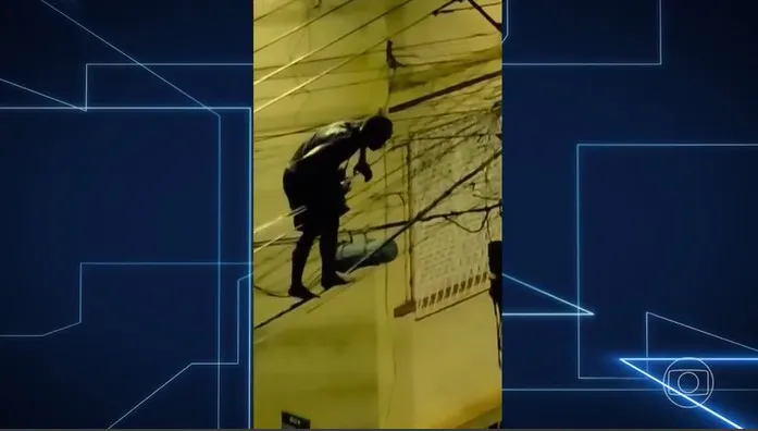 Furto de cabos de energia em progresso à noite