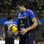 Gabriel Pessoa, jogador de vôlei do Suzano, em quadra
