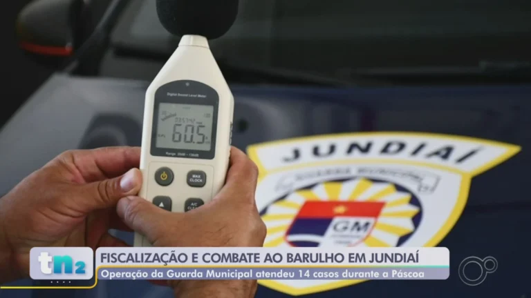 Agente da GCM de Jundiaí mede barulho de pancadão com decibelímetro na Páscoa