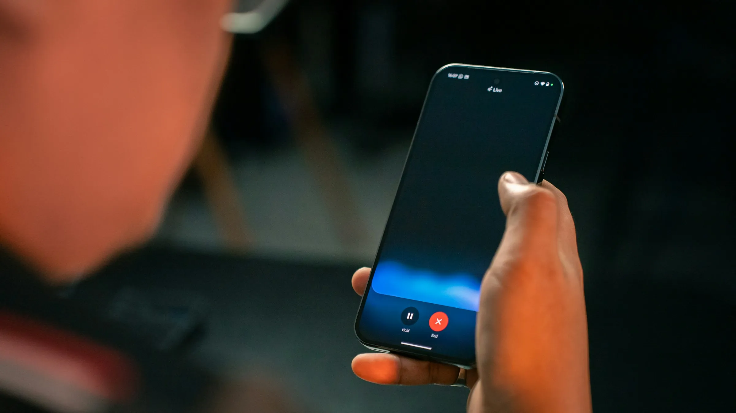 Interface do Google Gemini com ícones de Gmail, YouTube e Google Fotos, mostrando personalização de respostas