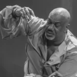 Gilmar Sampaio, bailarino e coreógrafo afro-brasileiro, em performance artística