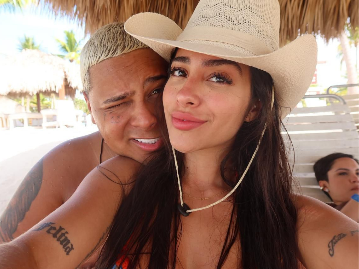 Giovanna Roque e MC Ryan SP sorrindo após a soltura do funkeiro