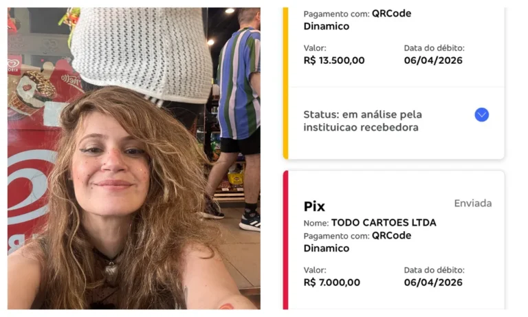 Mão segurando celular com mensagem de falso gerente, cartão de crédito, risco de golpe bancário