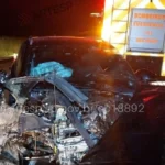 Acidente de trânsito grave na SP-255 em Araraquara com dois carros, Corsa e Taos, e equipes de emergência