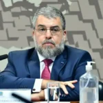 Prédios destruídos e escombros em cidade iraniana após bombardeios