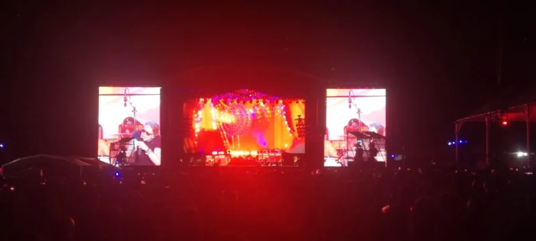 Show do Guns N' Roses em Rio Preto com Axl Rose e Slash no palco