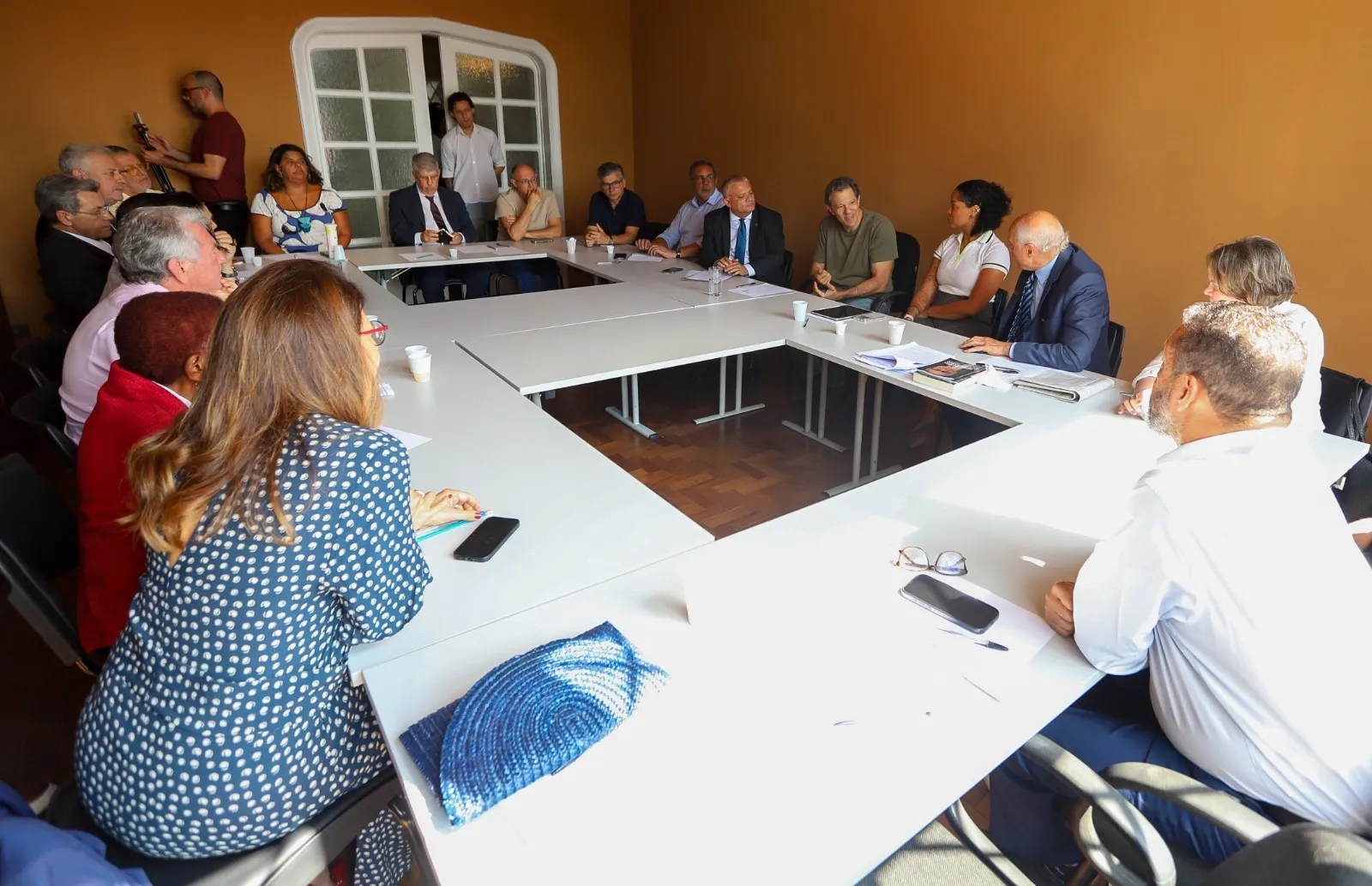 Fernando Haddad em reunião estratégica com membros do PT em São Paulo