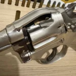 Revólver calibre 38 estourado, fragmentos de arma, incidente com arma de fogo, São José do Rio Preto, ferimento por arma