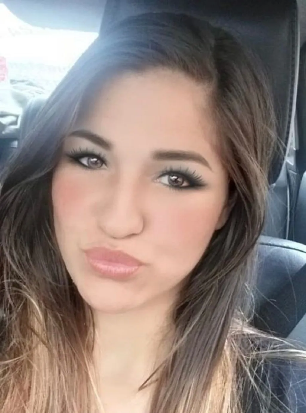 Foto de um símbolo da justiça, como uma balança ou um tribunal, representando a condenação por feminicídio em Volta Redonda.