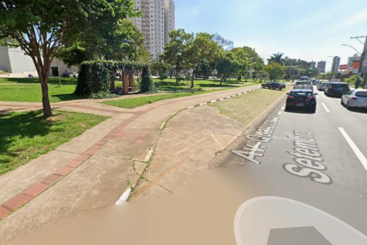 Cena de investigação policial e SAMU em Presidente Prudente após morte em veículo