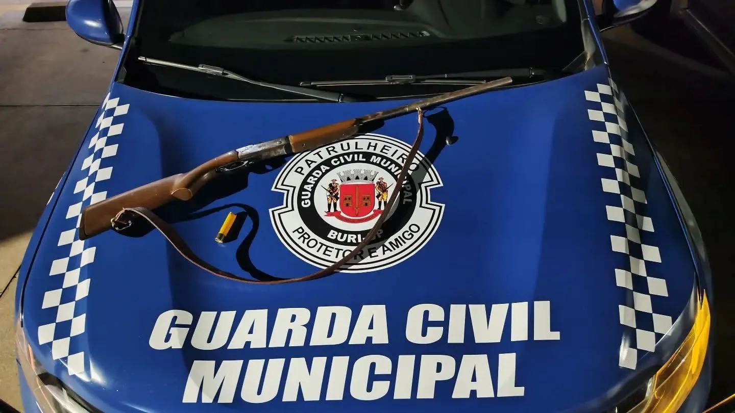 Espingarda calibre 20 apreendida pela GCM em Buri