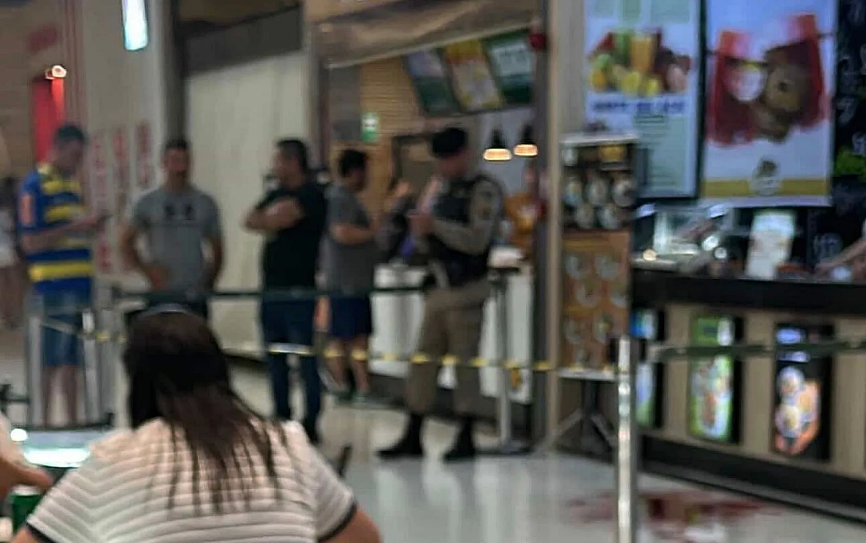 Homem é preso pela polícia dentro de shopping em Pouso Alegre
