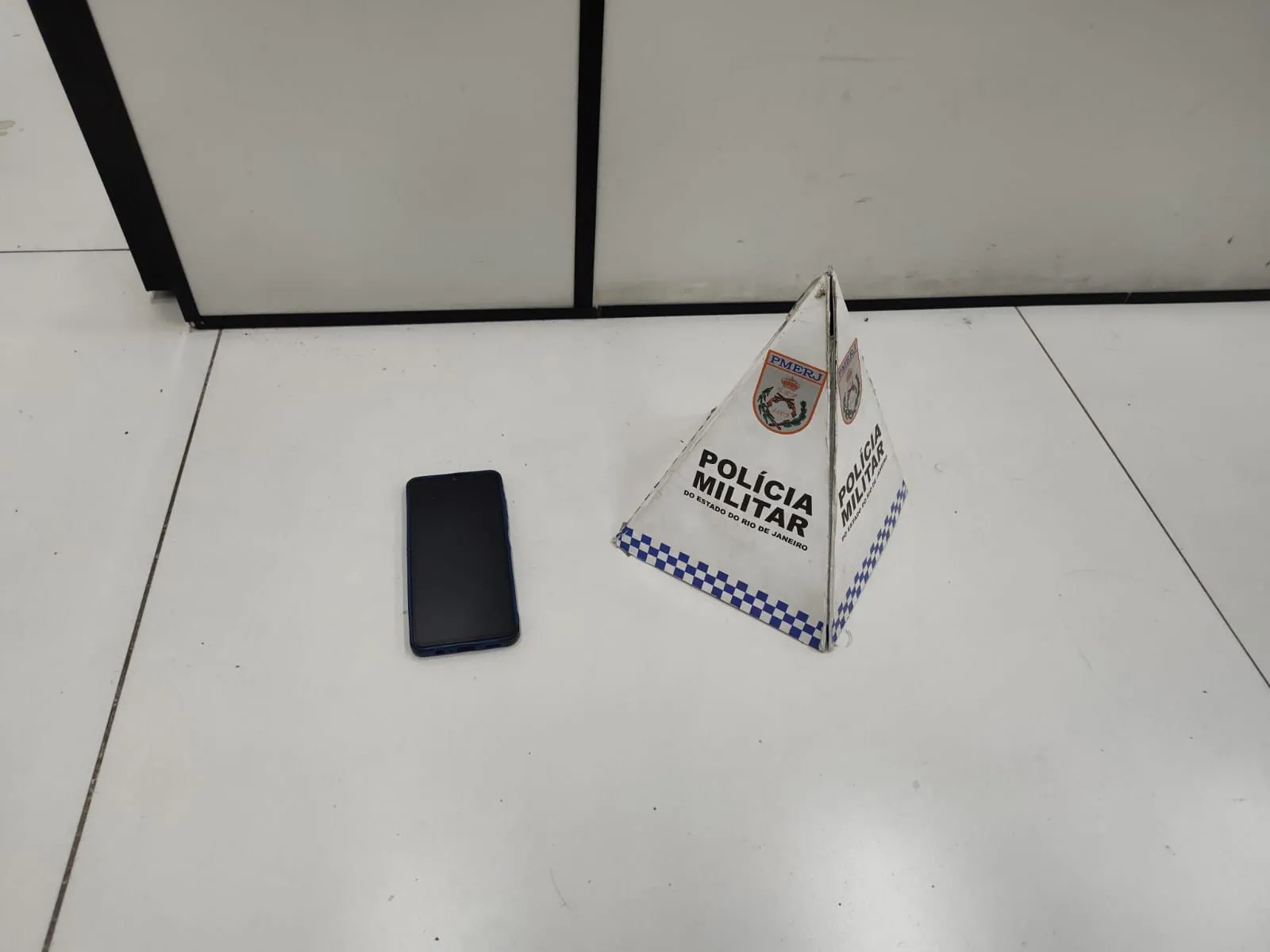 Smartphone recuperado pela polícia em Petrópolis