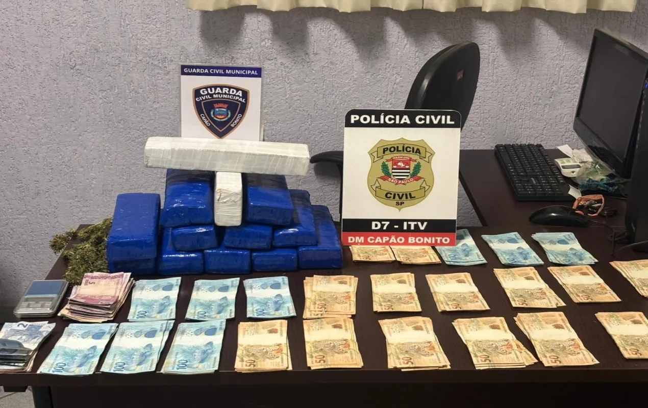 Drogas e dinheiro apreendidos em Capão Bonito durante prisão por tráfico