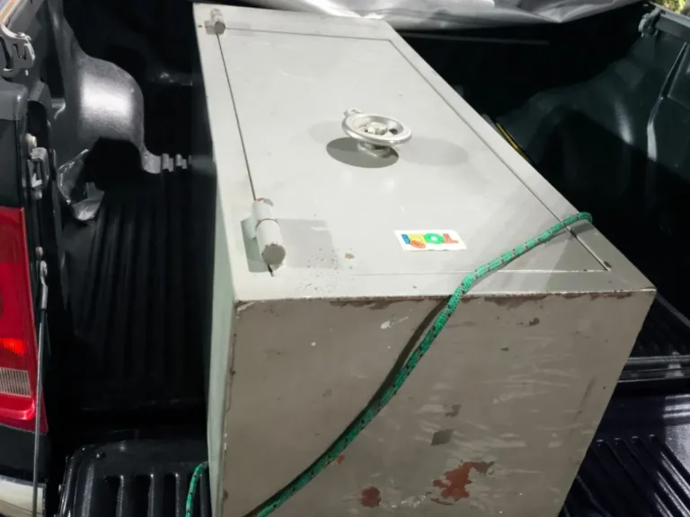 Cofre roubado e armas recuperadas em caminhonete pela polícia de Piracicaba